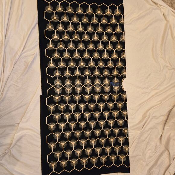 Anne Fontaine Wool Embroidered Cape One Size Honeycomb Pattern HTF Paris - Picture 8 of 11